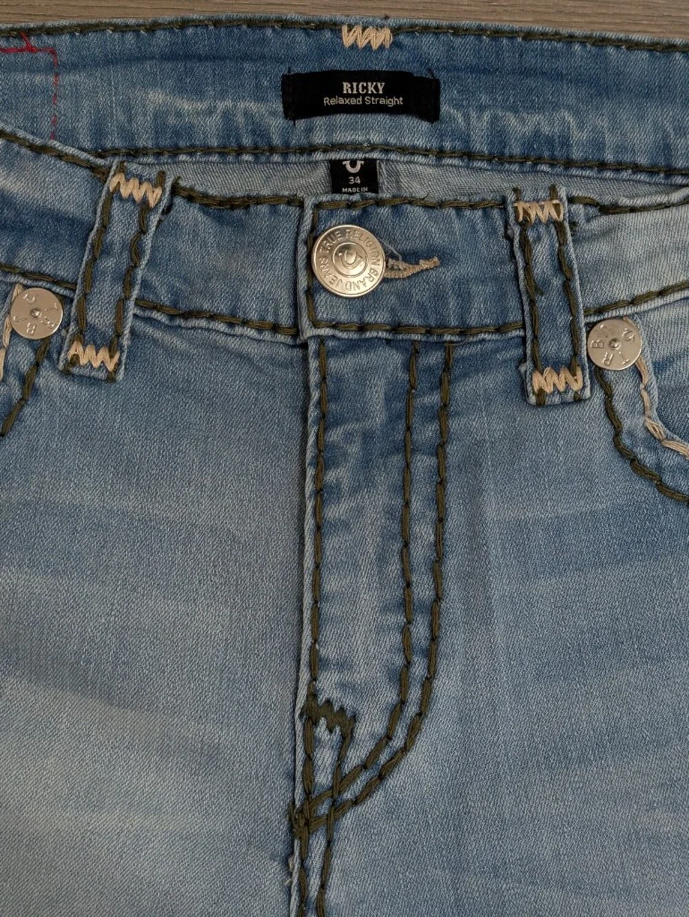 True Religion Ricky Relaxed Straight Light Wash Distressed Unique Stitching•34👖